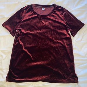 Velvet red short sleeve shirt.